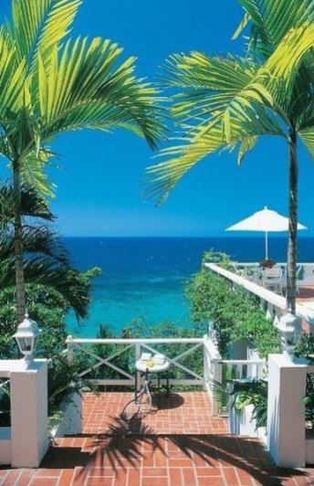 Smaragdgrönt hav. Foto: Villas Jamaica